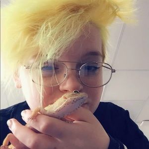 Meet your Posher, Dakota